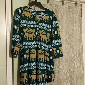 Winter tunic with playful reindeer detail